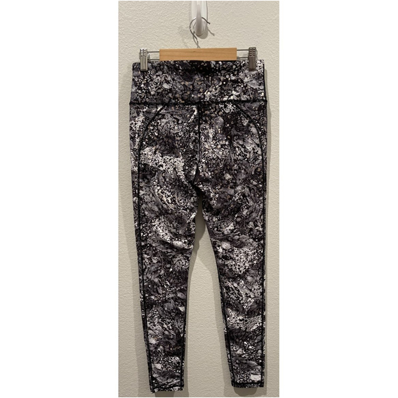 FABLETICS Black Marble Long Line Sports Keyhole Metallic Sports Bra And Legging - Picture 9 of 10